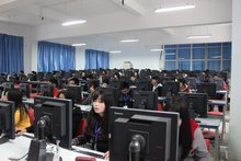 計(jì)算機(jī)軟件技術(shù)開發(fā) 湖北新華電腦專修學(xué)院的創(chuàng)新啟蒙與職業(yè)起點(diǎn)